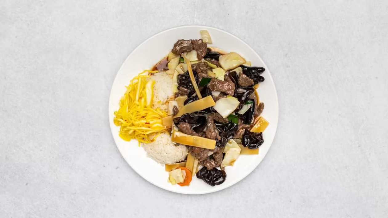 M4 Beef with Bamboo Shoots and Mushrooms