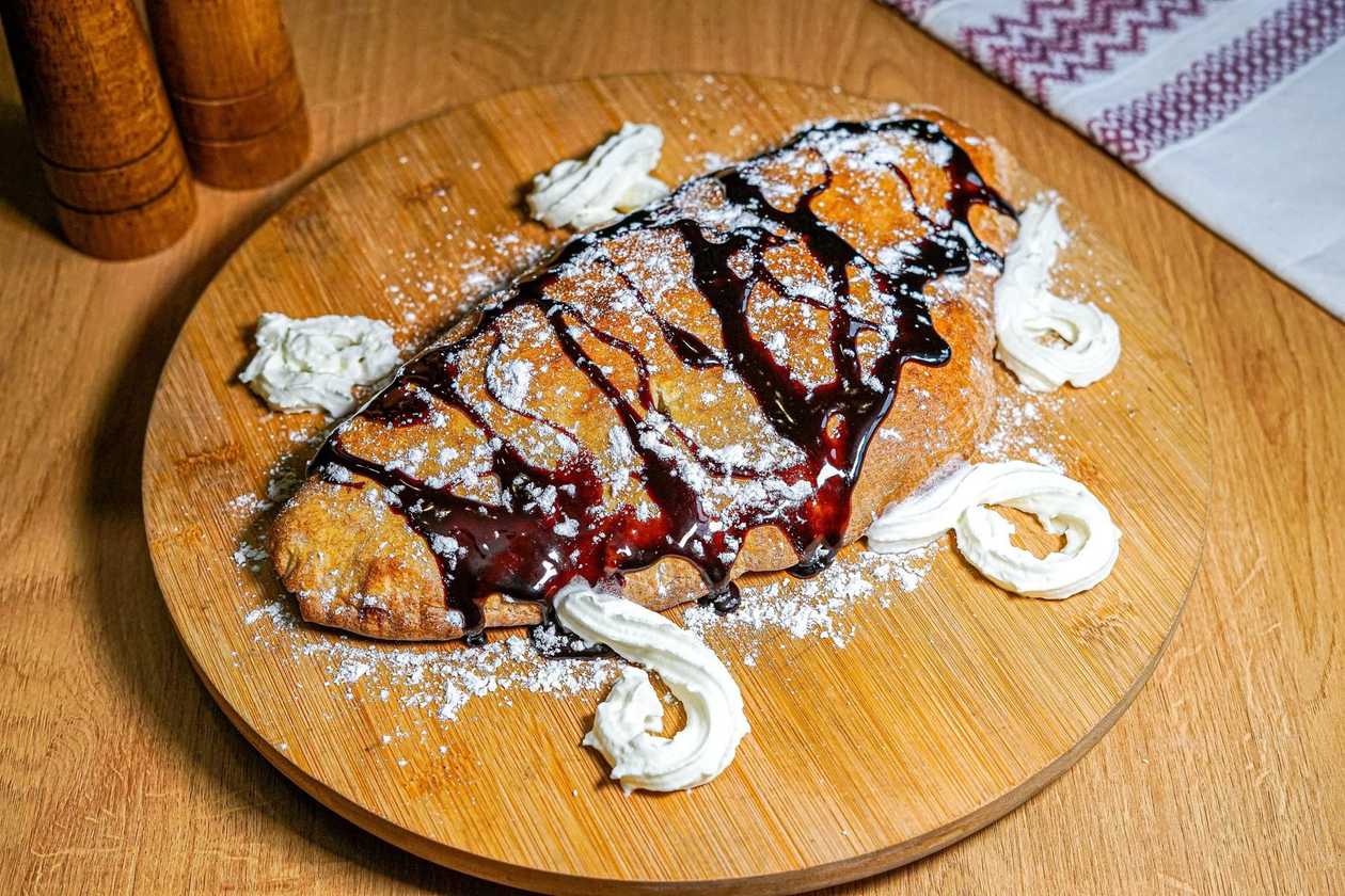 Sweet Pizza With Nutella And Bananas