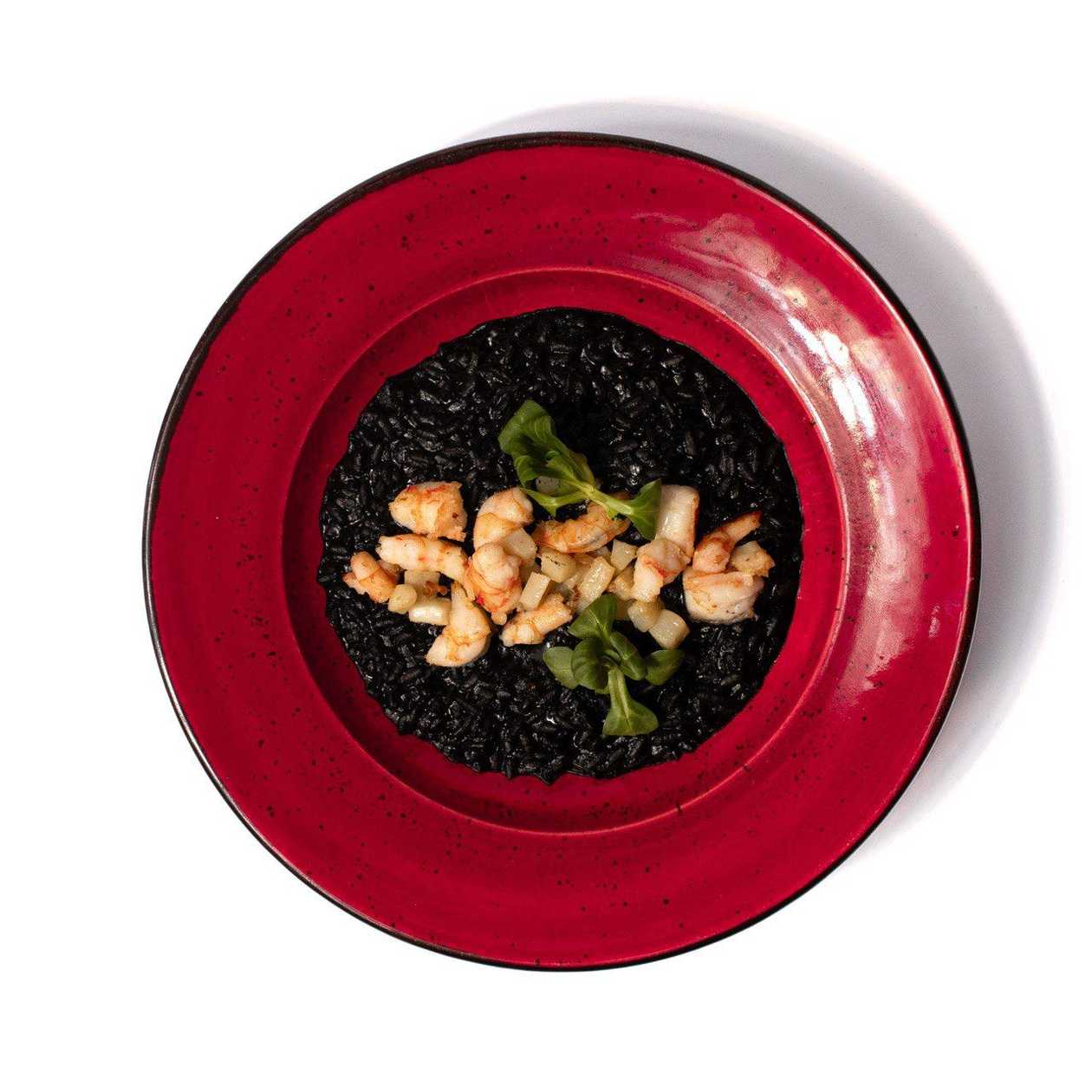 Black risotto with seafood