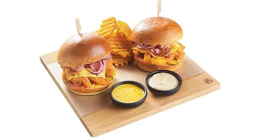Sotus traškios vištienos burgerių rinkinys dviems