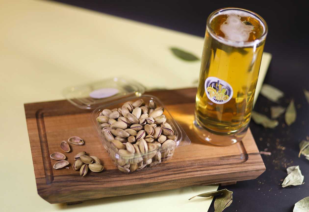 Beer snack with pistachios