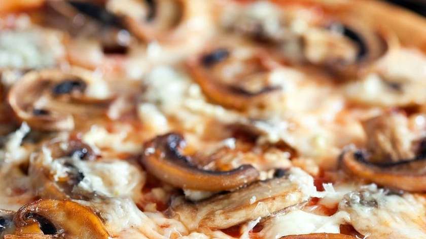 Göbələkli pizza (26 sm)