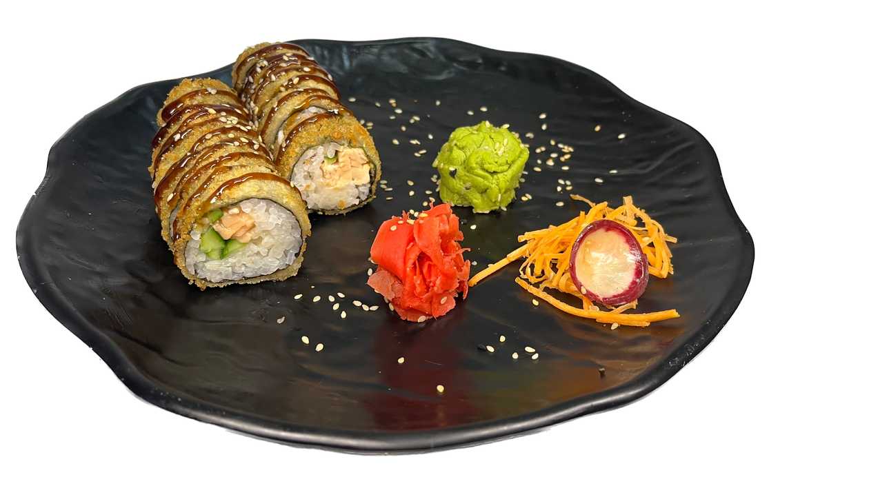 Hot Salmon Roll (10 pieces)
