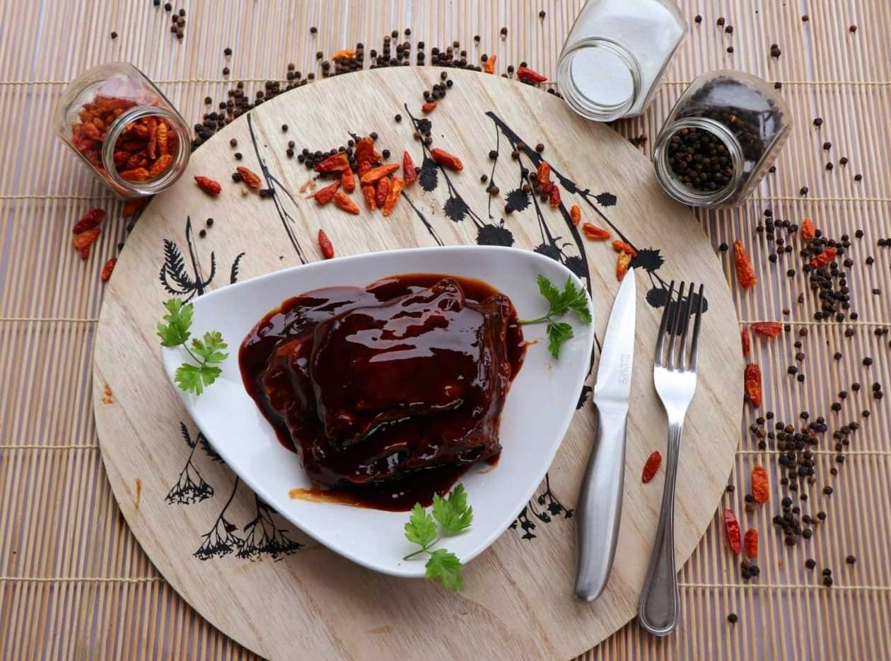 Oven-Baked Ribs with BBQ Sauce