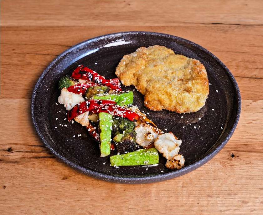 Chicken schnitzel with grilled vegetables