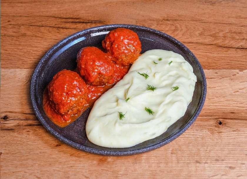 Meat balls with mashed potatoes
