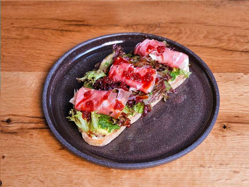 Bruschetta with prosciutto