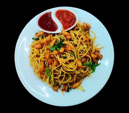 Chowmin ( chinese Style fried Noodle )
