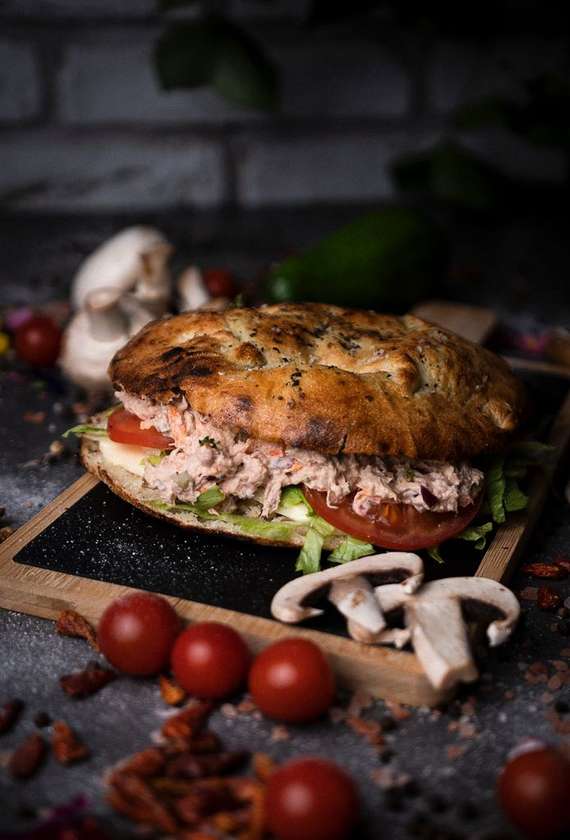 Focaccia Ripiena con Tonno
