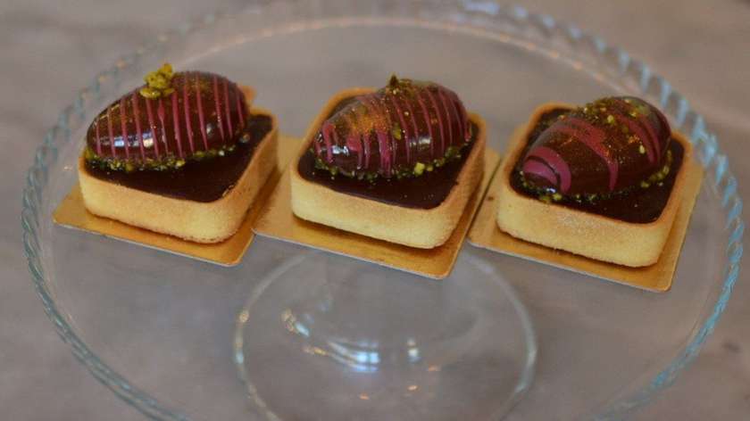 Trendy Dubai Tartlet with Kataifi - Pistachio filling, Milk Chocolate Mousse