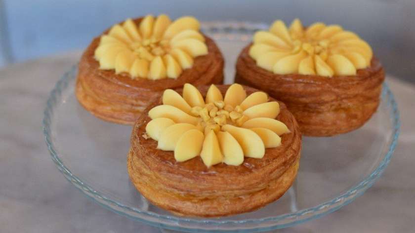 Layered Bun with Mango-Passionfruit Cream, Passionfruit Chocolate Chip