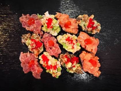 N30. Spicy Nigiri 12ks