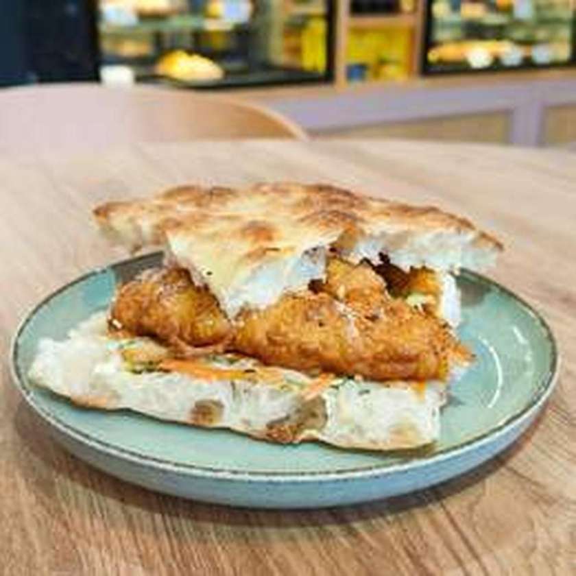 Golden Chicken Sandwich (300 Gr)