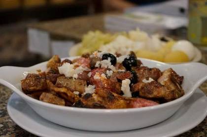 Churrasco Misto com Batata e Arroz e Feijão