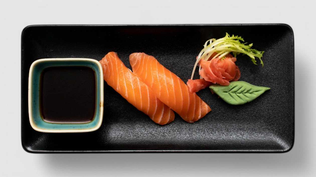 S7. Sake Nigiri (2 pcs)