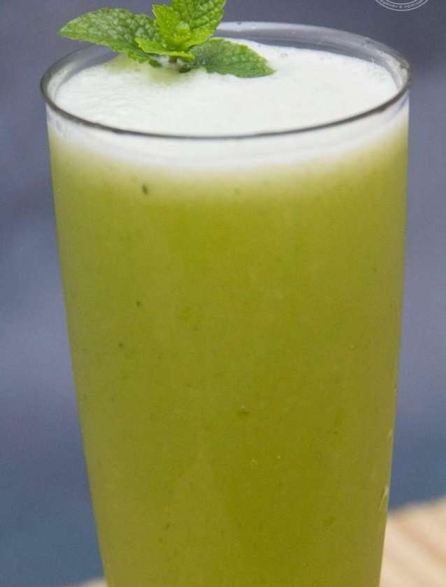 suco de abacaxi e hortela