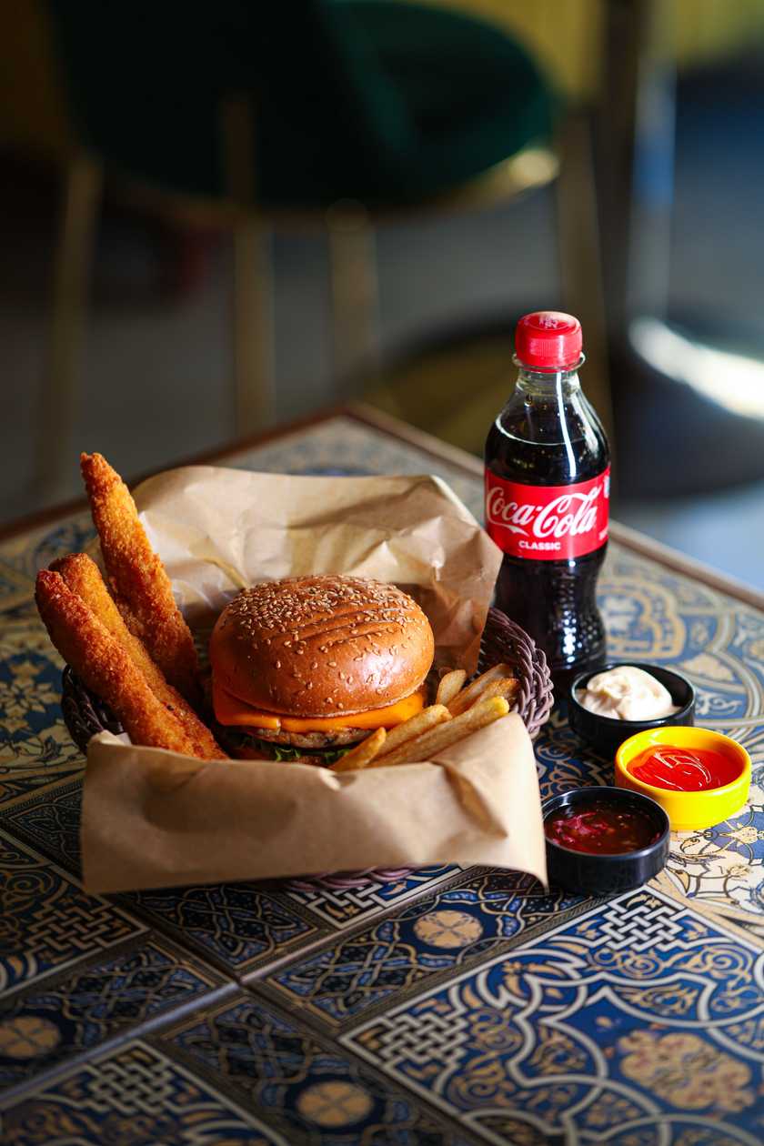 Kombo burger menyu