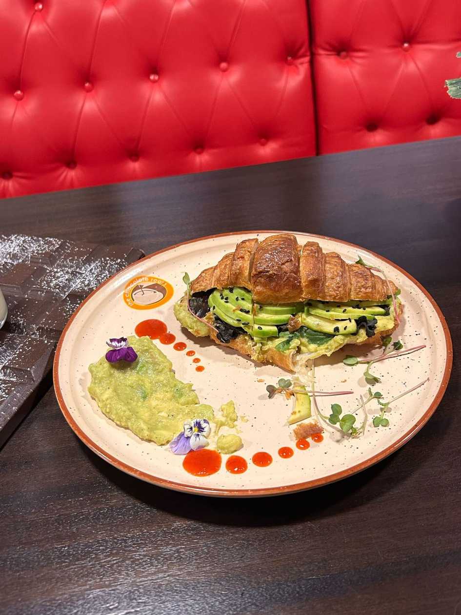 Avo Croissant