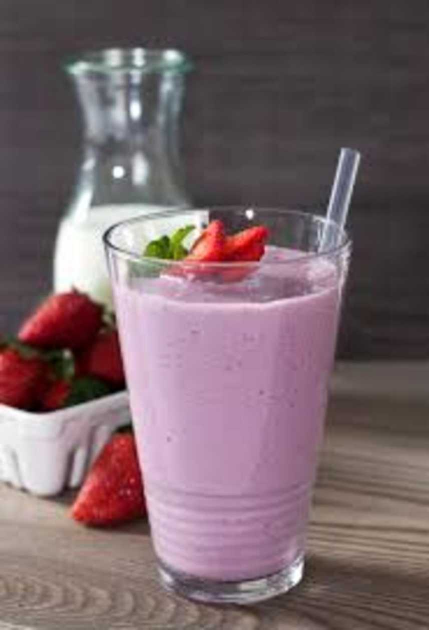 Strawberry & Blueberry Fruit Smoothie