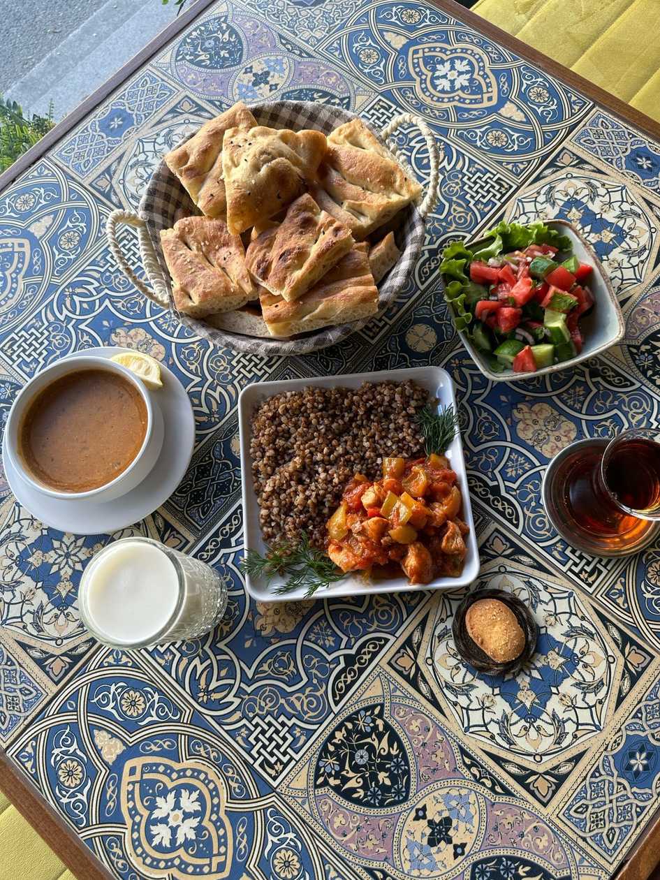 Qreçka Toyuqla Lunch