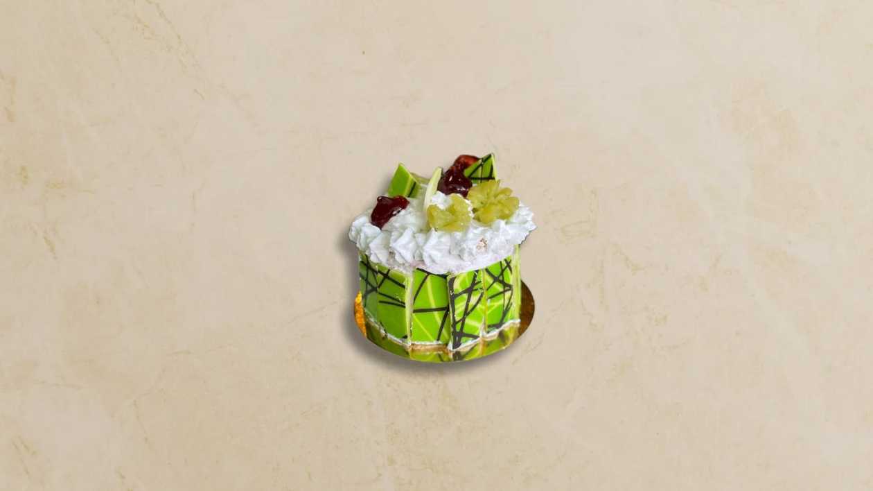 Matcha Strawberry Cake