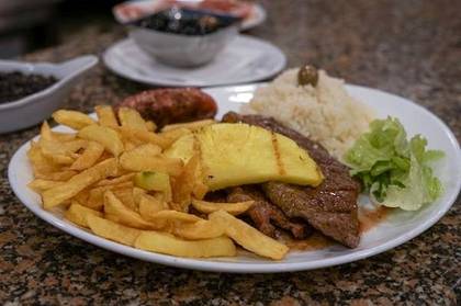 Picanha com Arroz, Batata e Feijão