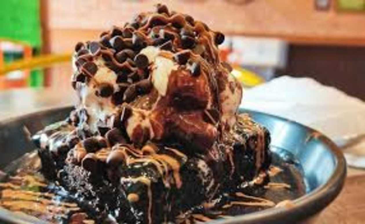 TCR Brownie Sundae