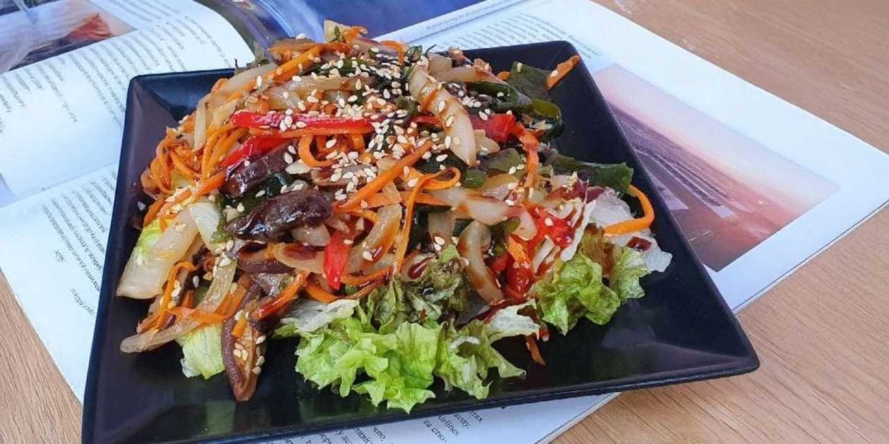 Салат з кальмаром