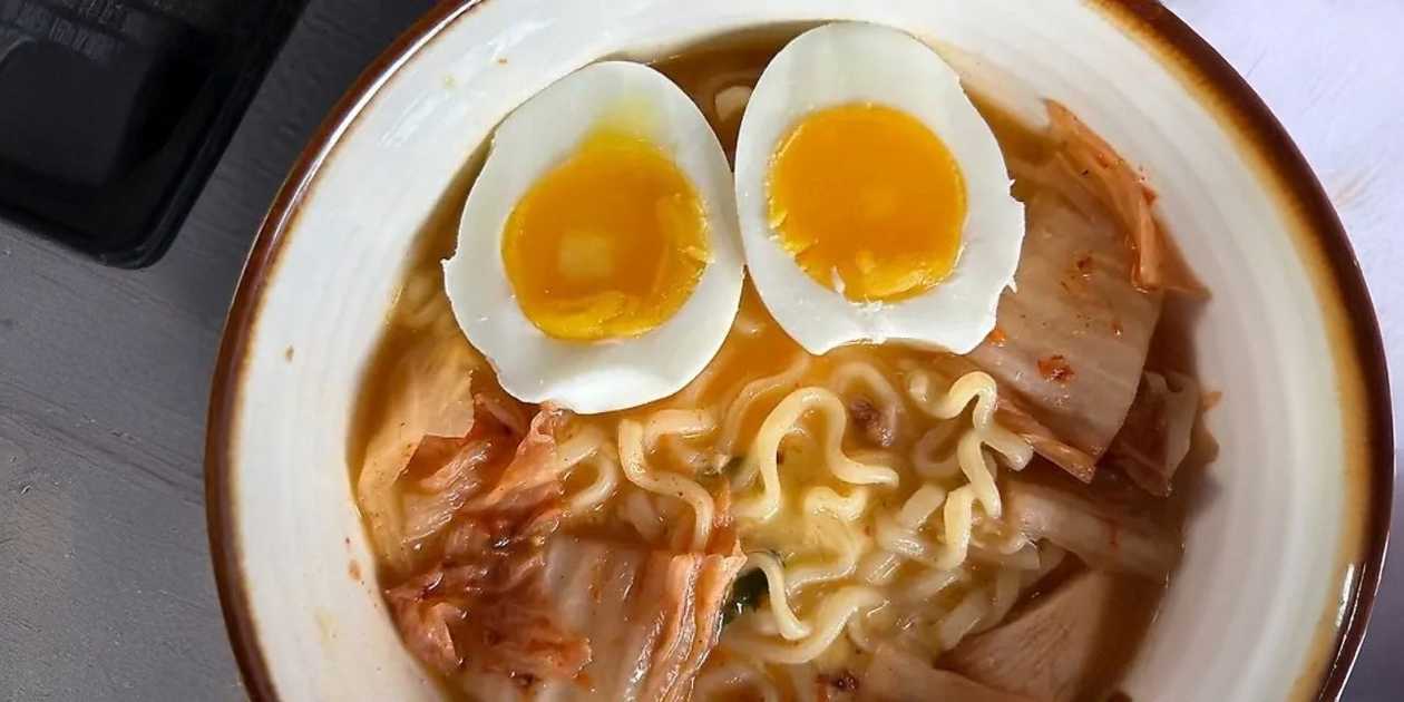 Рамьон з куркою і кімчі
