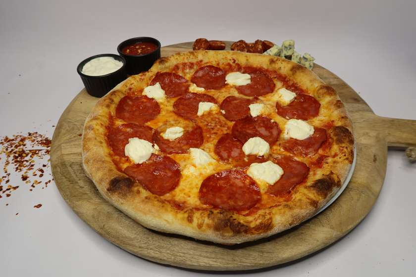 Pizza Philadelphia E Salami PIcante