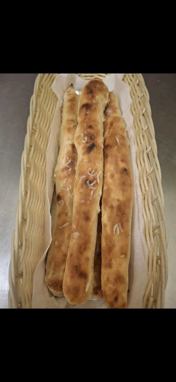 Pizza sticks filled with blue cheese
