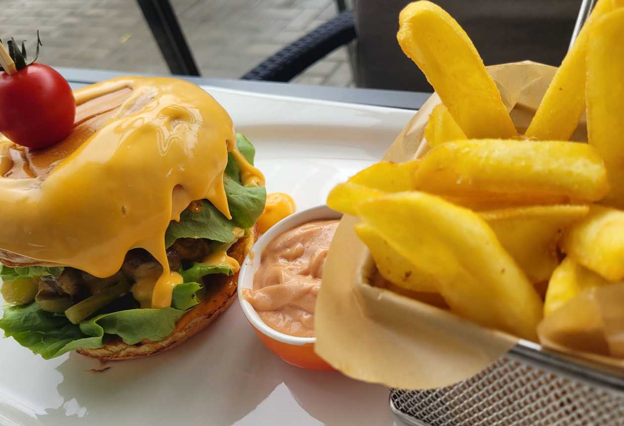 Cheddar Burger