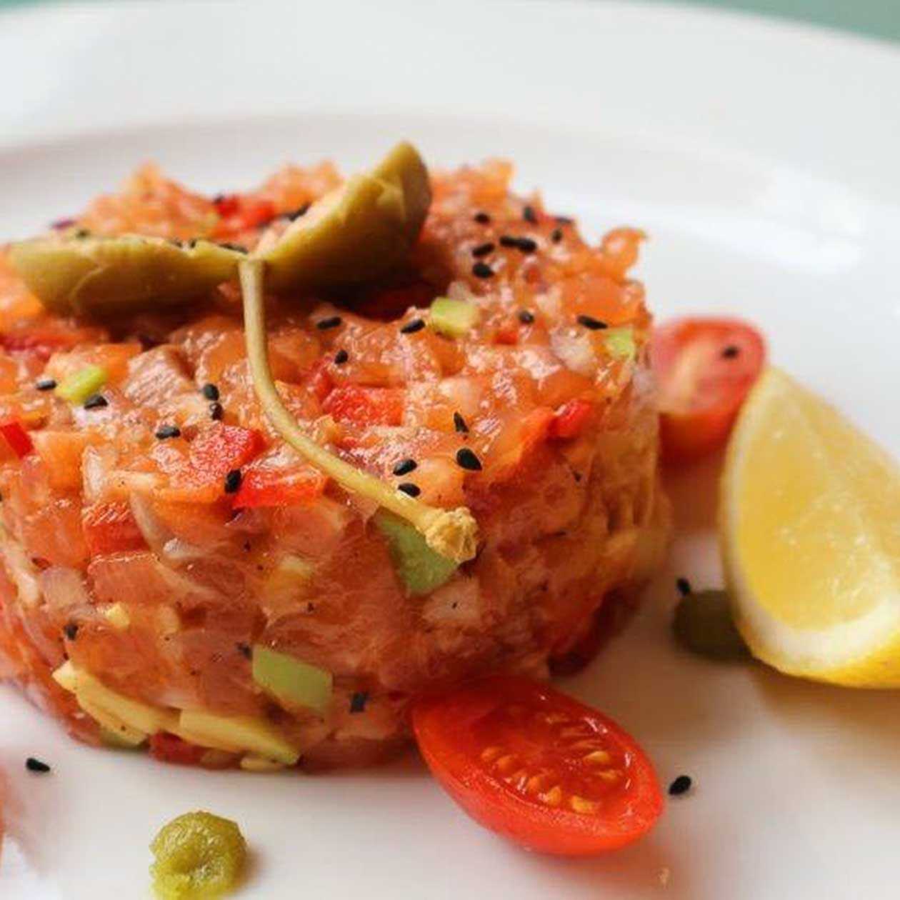 Salmon tartare