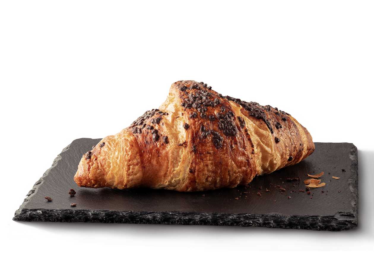 CROISSANT CU CREMA DE CACAO SI ALUNE DE PADURE