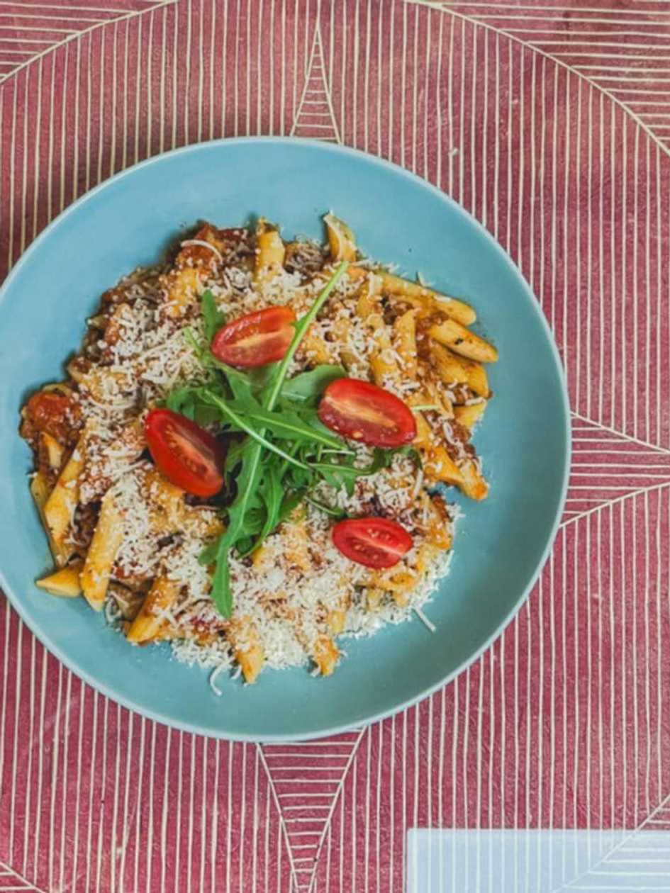 Penne bolognese