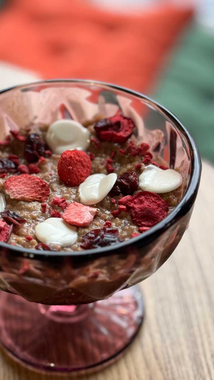 Sweet oatmeal porridge