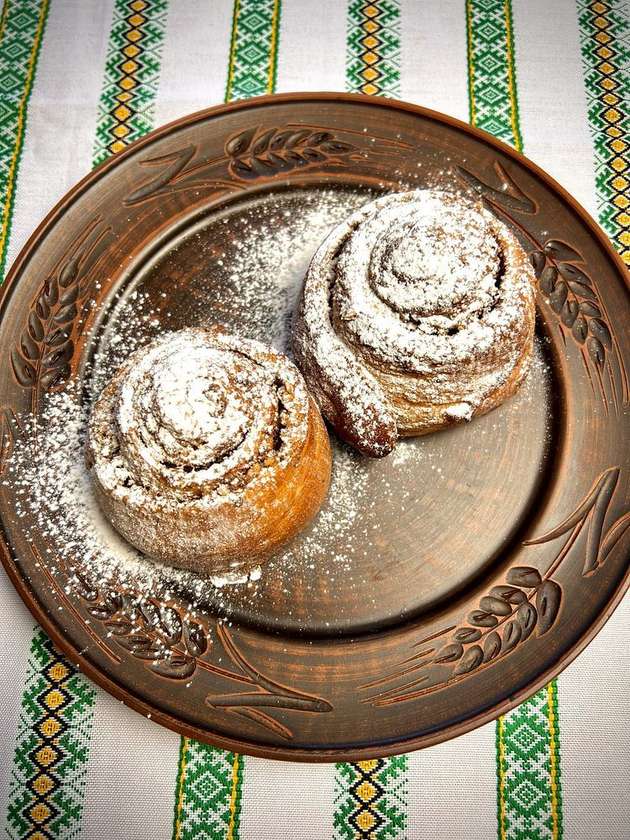 Булочка з корицею