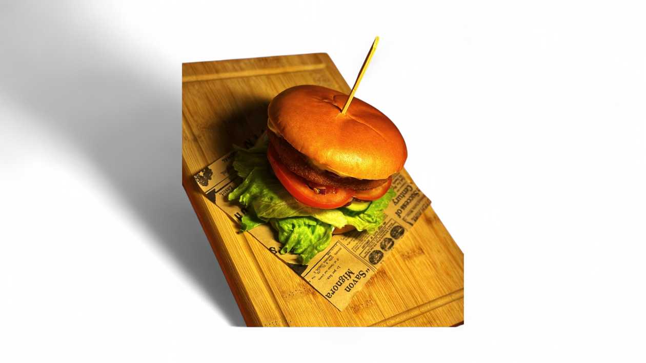 Veģetārais panēta siera burgers