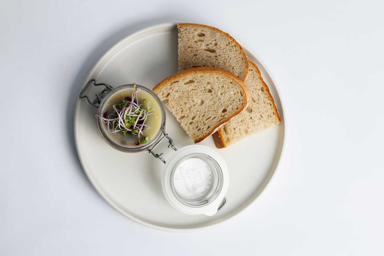 Sheep-cheese spread with spring onions