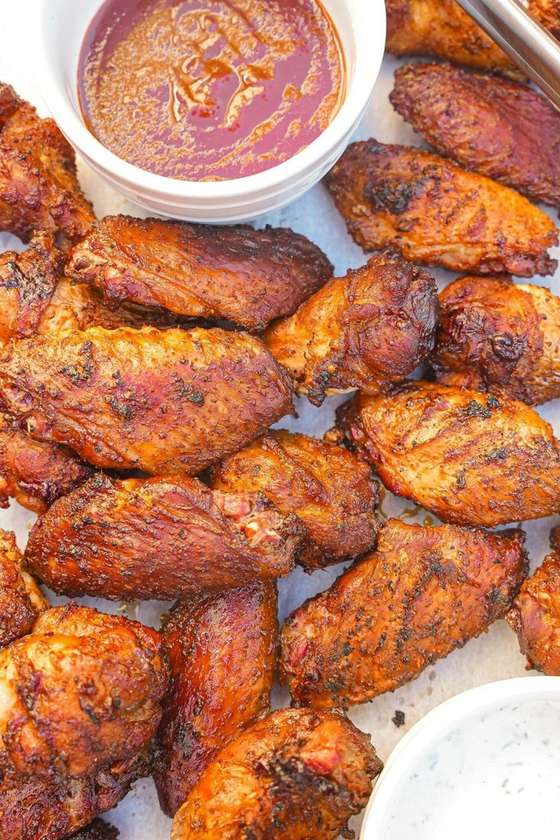 Grilled chicken wings ( green chilli chicken pieces and green chilli )