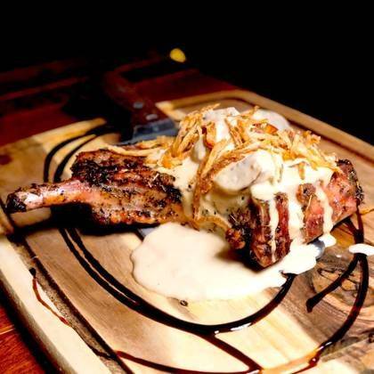 Cotlet de Porc Aristocrat cu Sos de ciuperci