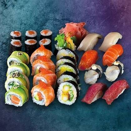 Premium Sushi Set (28 pieces)