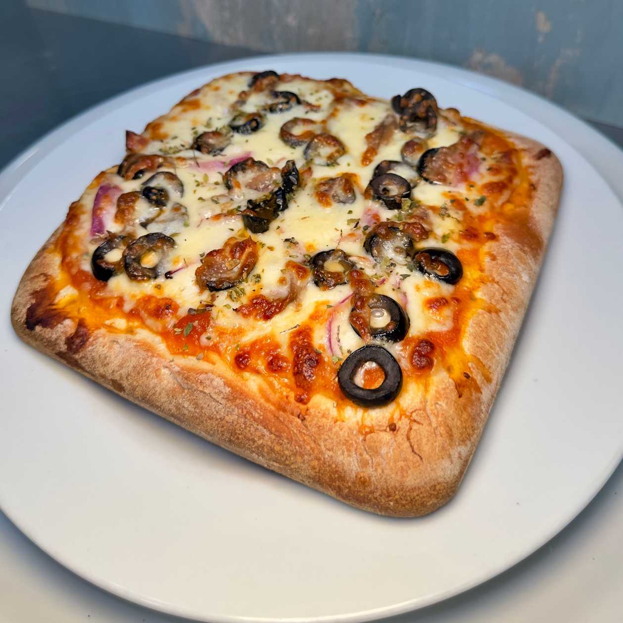 Tuna Pizza