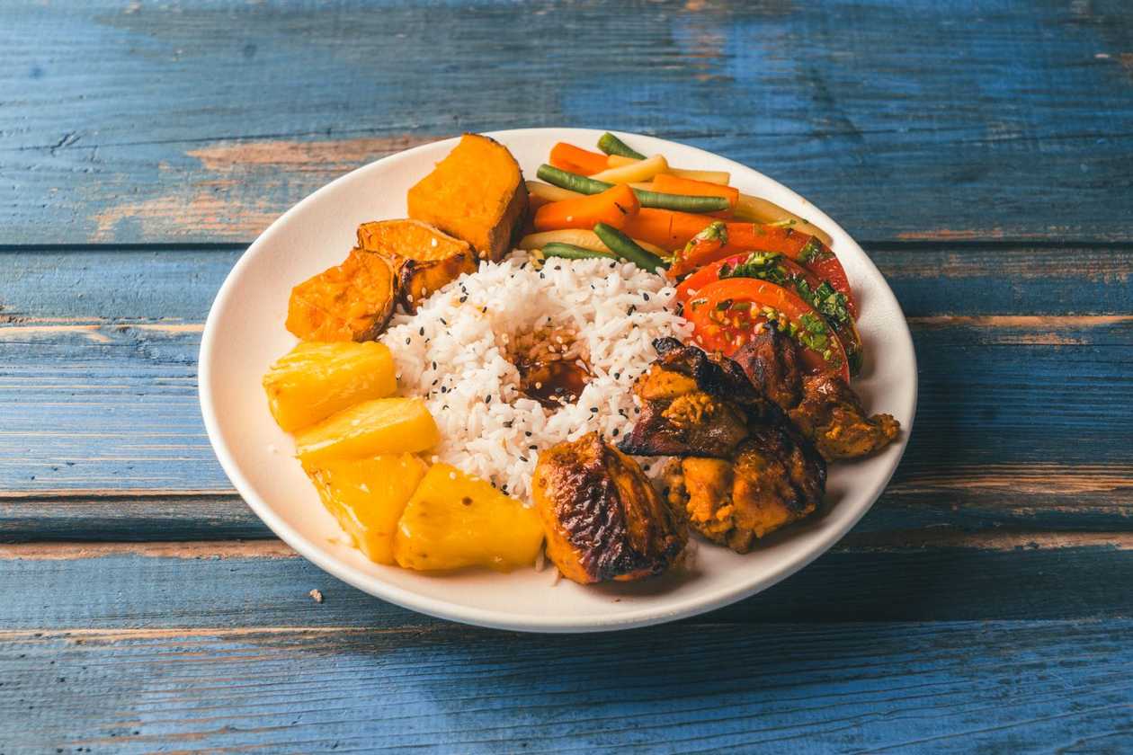 Spicy pineapple boxx with chicken