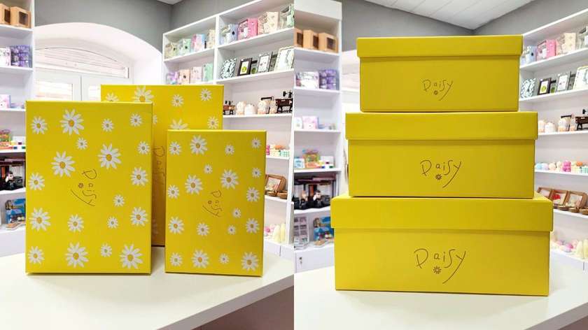 Large Daisy Gift Box (30x22)