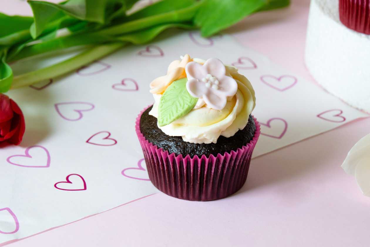 Flower Chocolate Cupcake