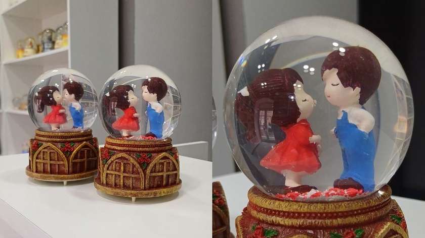 Love - Musical Snow Globe Red (Medium)