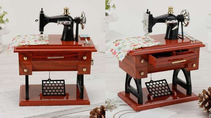 Musical Sewing Machine Souvenir (Large)