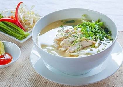 Supă de pui / Phở gà (750g)