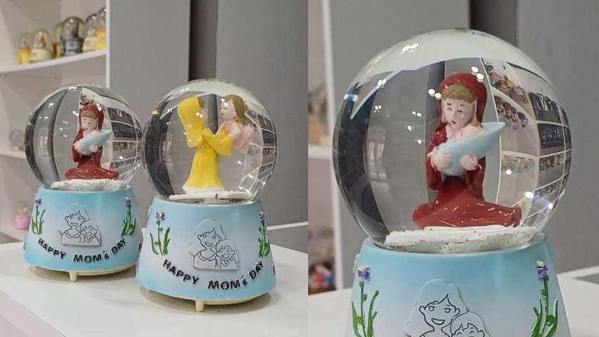 Mother's Day Musical Snow Globe Red (Large)